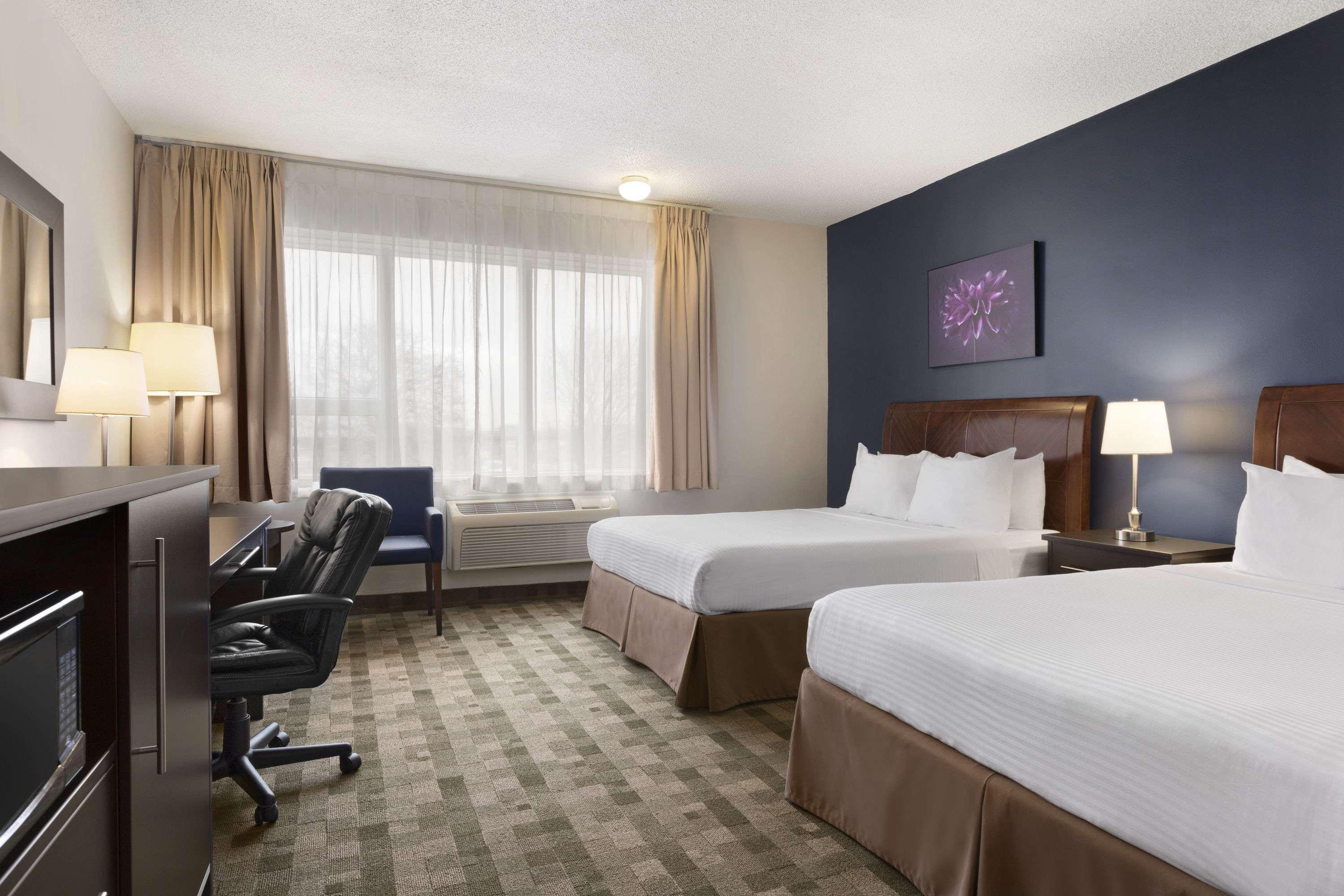 Days Inn By Wyndham Montreal Airport Conference Centre Dorval Exteriér fotografie
